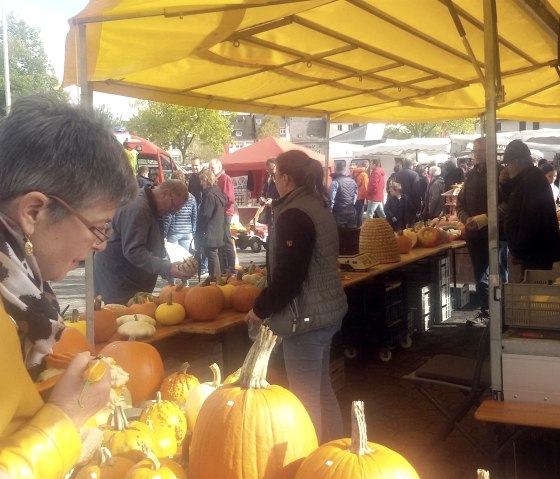 Bauernmarkt, © Archiv Stadtverwaltung W. Krämer Bauernmarkt, © Archiv Stadtverwaltung W. Krämer