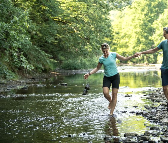 Spaß am Wasser der Prüm auf der Stausee-Prümtalroute, © Eifel Tourismus GmbH, D. Ketz Spaß am Wasser der Prüm auf der Stausee-Prümtalroute, © Eifel Tourismus GmbH, D. Ketz