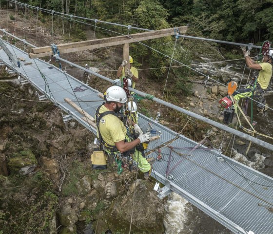 Aufbau Hängebrücke Irreler Wasserfälle, © Naturpark Südeifel/Thomas Urbany Aufbau Hängebrücke Irreler Wasserfälle, © Naturpark Südeifel/Thomas Urbany