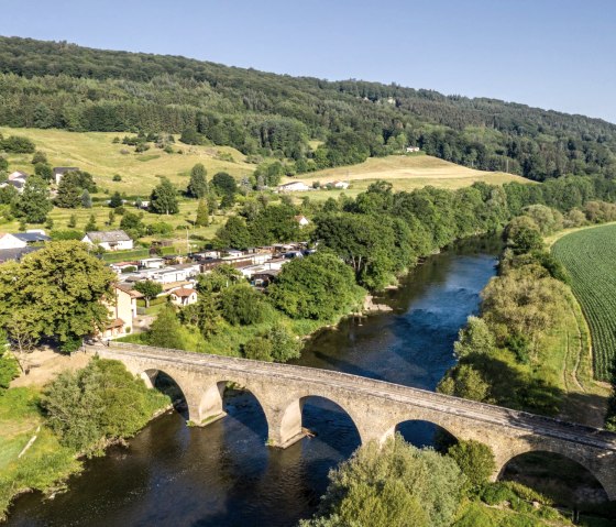 Blick auf den Ort Dillingerbrück am Felsenweg 2, © Eifel Tourismus GmbH, D. Ketz Blick auf den Ort Dillingerbrück am Felsenweg 2, © Eifel Tourismus GmbH, D. Ketz