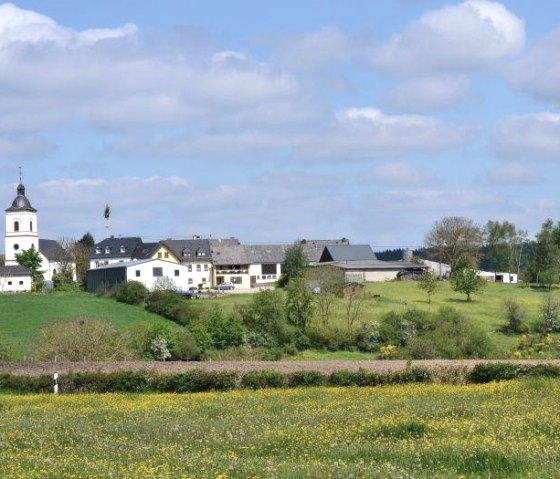 Blick vom Ferienhaus ins Dorf, © Johanna Bermes Blick vom Ferienhaus ins Dorf, © Johanna Bermes