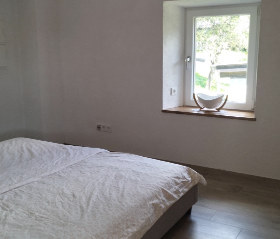 FeWo Hühn Schlafzimmer(c)TIBitMeS (6) FeWo Hühn Schlafzimmer(c)TIBitMeS (6)