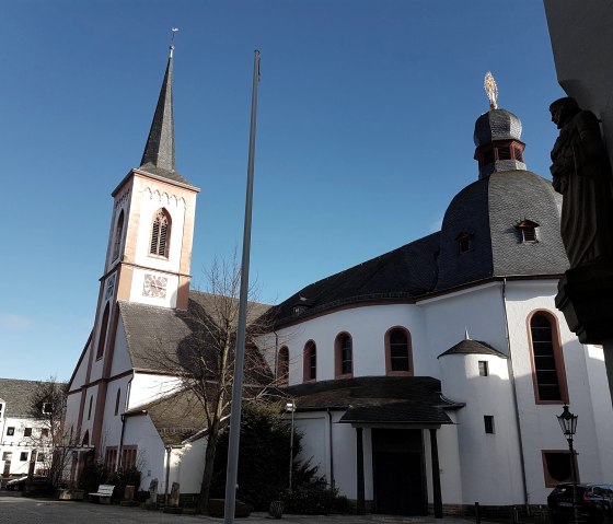 Bergauf die Liebfrauenkirche, sehenswertes Gebäude, © Bernd Pütz Bergauf die Liebfrauenkirche, sehenswertes Gebäude, © Bernd Pütz