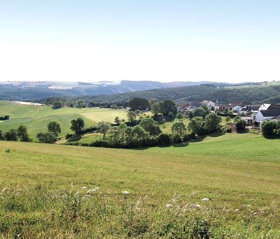 Blick über die Höhen der Eifel bei Krautscheid, © Volker Teuschler Blick über die Höhen der Eifel bei Krautscheid, © Volker Teuschler