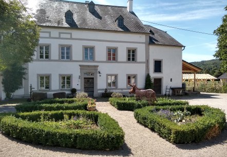 In Wolsfeld harmonieren Gartenkultur und Baukultur sehr gut miteinander. , © Naturpark Südeifel/Indra Schaperdoth In Wolsfeld harmonieren Gartenkultur und Baukultur sehr gut miteinander. , © Naturpark Südeifel/Indra Schaperdoth