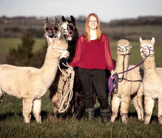 Verena Kauth und ihre Alpakas, © Verena Kauth Verena Kauth und ihre Alpakas, © Verena Kauth