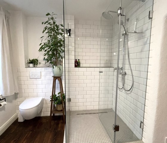 Badezimmer mit Dusche, © Hanna Weires Badezimmer mit Dusche, © Hanna Weires
