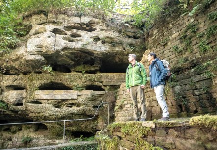 Imposante Felswände am Felsenweiher Ernzen, © Eifel Tourismus GmbH, Dominik Ketz Imposante Felswände am Felsenweiher Ernzen, © Eifel Tourismus GmbH, Dominik Ketz