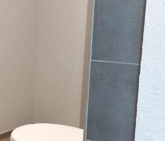 FeWo Hühn Bad(c)TIBitMeS (2) FeWo Hühn Bad(c)TIBitMeS (2)