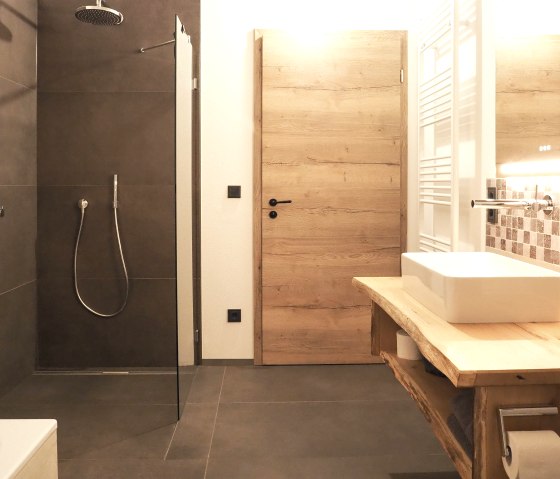 Kohnshof-Badezimmer-01 Kohnshof-Badezimmer-01