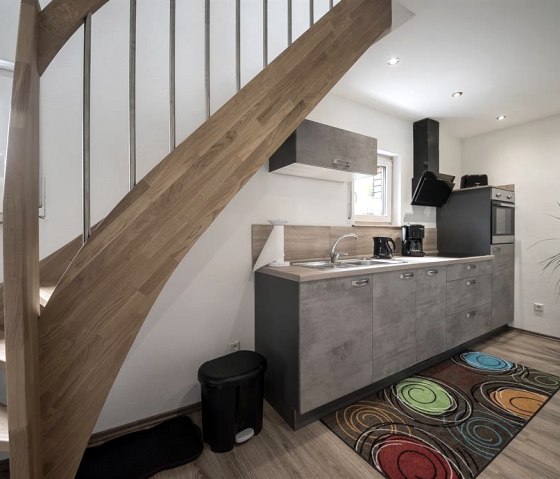 Kueche_mit_Treppe, © Monika Kunze Kueche_mit_Treppe, © Monika Kunze