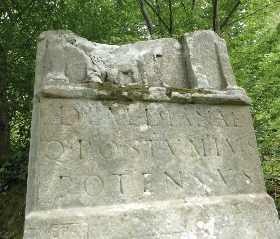 Weiheinschrift an die römische Jagdgöttin, © Elke Wagner Weiheinschrift an die römische Jagdgöttin, © Elke Wagner