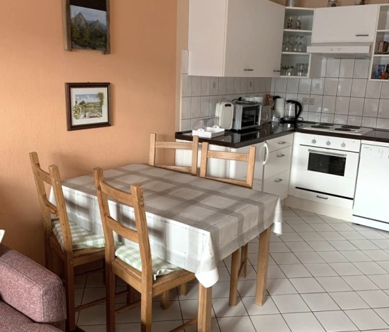 Essplatz, auch mit Kinderstuhl zu kriegen Essplatz, auch mit Kinderstuhl zu kriegen