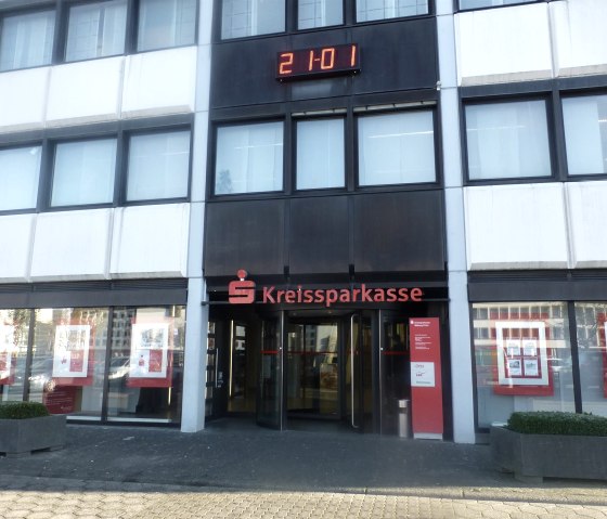 Nächster Geldautomat 160 m vom Haus, © Bernd Pütz Nächster Geldautomat 160 m vom Haus, © Bernd Pütz