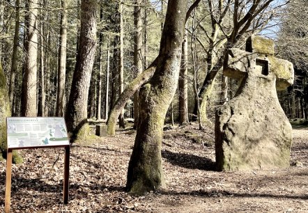 Neue Info-Tafel Fraubillenkreuz, © Naturpark Südeifel/Ansgar Dondelinger Neue Info-Tafel Fraubillenkreuz, © Naturpark Südeifel/Ansgar Dondelinger