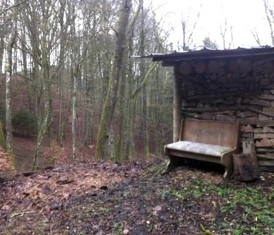 Bank am Wegesrand, © Harald Geimer Bank am Wegesrand, © Harald Geimer