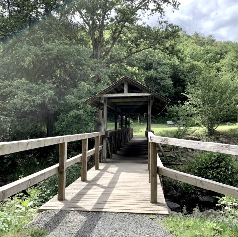 Komfortweg Stausee Irrhausen, © Naturpark Südeifel/Ansgar Dondelinger Komfortweg Stausee Irrhausen, © Naturpark Südeifel/Ansgar Dondelinger