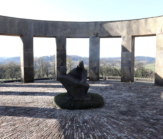 Ehrenfriedhof Daleiden (1), © Tourist-Info Islek Ehrenfriedhof Daleiden (1), © Tourist-Info Islek
