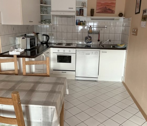 Einbauküche, mit allem was man so braucht. Einbauküche, mit allem was man so braucht.