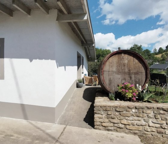 FeWo Hühn Außenansicht(c)TIBitMeS (1) FeWo Hühn Außenansicht(c)TIBitMeS (1)