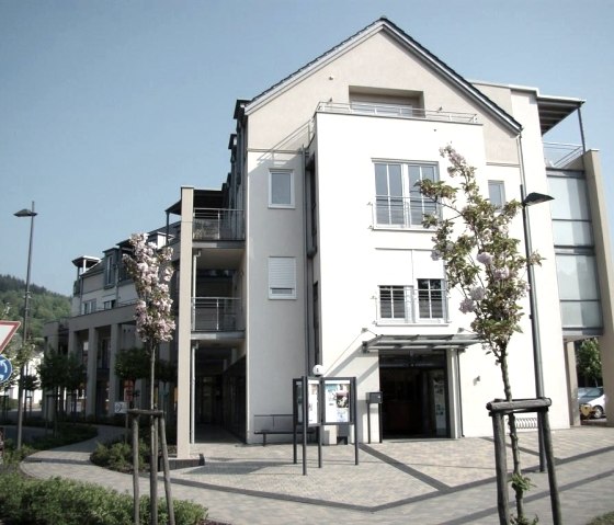 Ladestation neben der Tourist Information in Irrel, © Felsenland Südeifel Tourismus GmbH Ladestation neben der Tourist Information in Irrel, © Felsenland Südeifel Tourismus GmbH