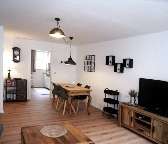 Wohnzimmer mit Essbereich, © Eifel Fewo Wohnzimmer mit Essbereich, © Eifel Fewo