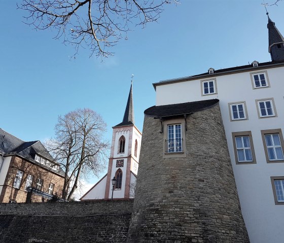 Rathaus, Teile der Römermauer und Liebfrauenkirche, © Bernd Pütz Rathaus, Teile der Römermauer und Liebfrauenkirche, © Bernd Pütz