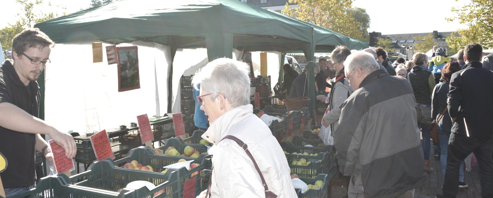 Bauernmarkt in Bitburg, © Archiv Stadtverwaltung W. Krämer Bauernmarkt in Bitburg, © Archiv Stadtverwaltung W. Krämer