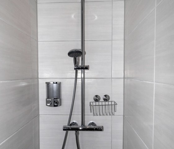 APT -begehbare Dusche im Bad, © Gerhard Müller APT -begehbare Dusche im Bad, © Gerhard Müller