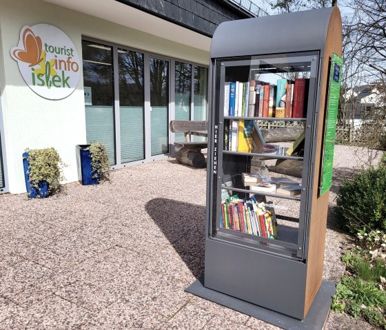 Westenergie Bücherschrank, © Tourist-Information Islek Westenergie Bücherschrank, © Tourist-Information Islek