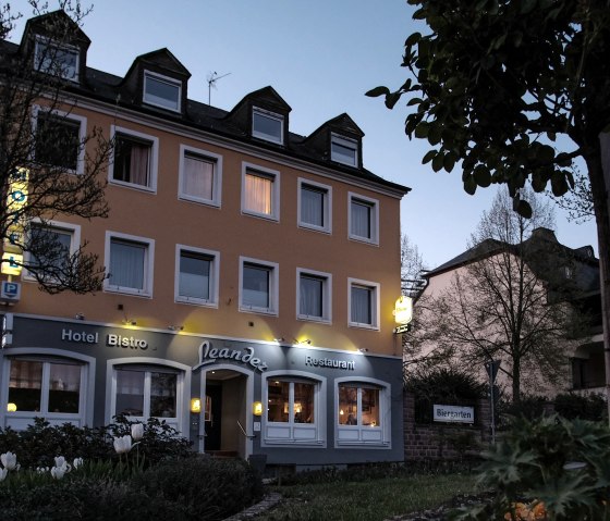 Front hotel 20 Front hotel 20