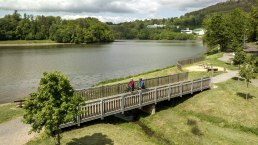 Der Prüm-Radweg führt am Stausee Bitburg bei Biersdorf vorbei, © Eifel Tourismus GmbH, Dominik Ketz Der Prüm-Radweg führt am Stausee Bitburg bei Biersdorf vorbei, © Eifel Tourismus GmbH, Dominik Ketz