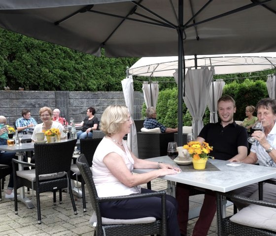 Terrassengespräche für Freund & Familie Terrassengespräche für Freund & Familie