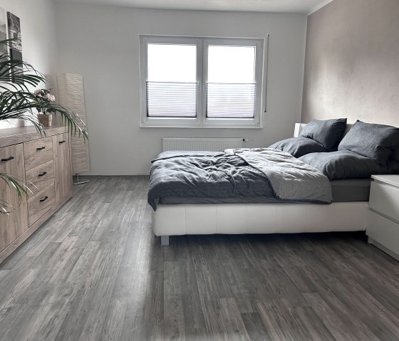 Schlafzimmer mit Doppelbett, © Lars Mesdag Schlafzimmer mit Doppelbett, © Lars Mesdag