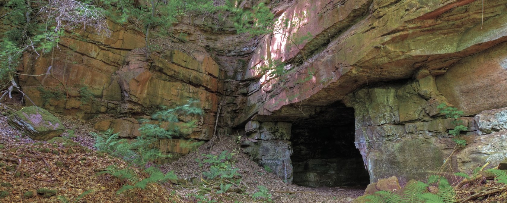 The red sandstone cave, © Naturpark Südeifel, C. Schleder The red sandstone cave, © Naturpark Südeifel, C. Schleder