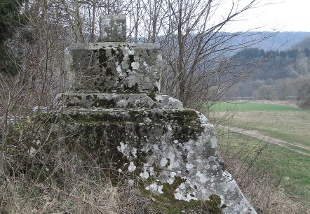 Schmittenkreuz - Seitenansicht, © Felsenland Südeifel Tourismus Schmittenkreuz - Seitenansicht, © Felsenland Südeifel Tourismus