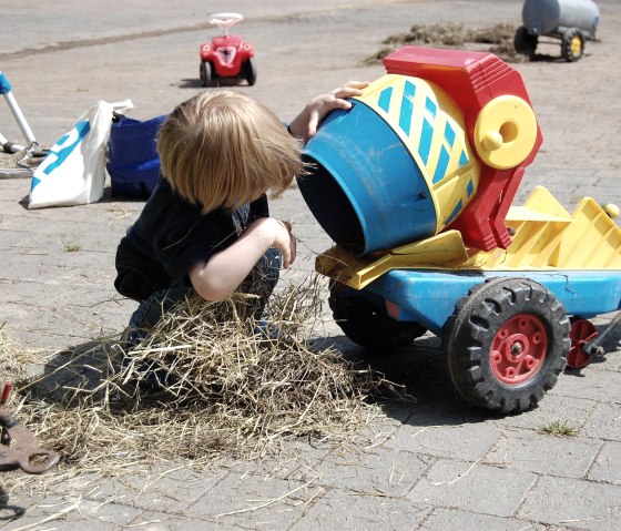 ist da noch was drin? Trettraktoren & Bobbycars ist da noch was drin? Trettraktoren & Bobbycars