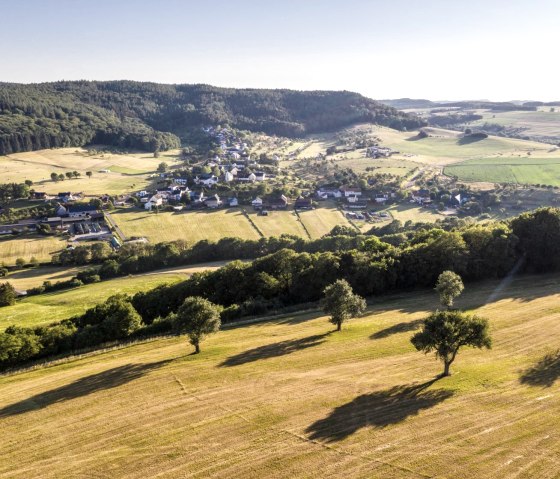 Blick übers Enztal am Klausnerweg, © Eifel Tourismus GmbH, D. Ketz Blick übers Enztal am Klausnerweg, © Eifel Tourismus GmbH, D. Ketz