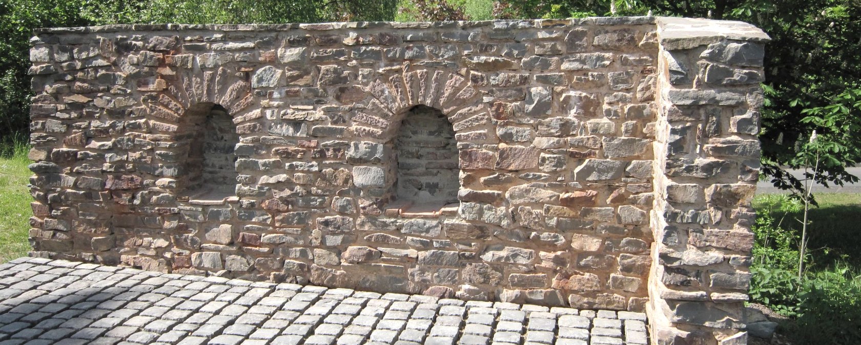 Römische Mauer Replik, © Petra Groben