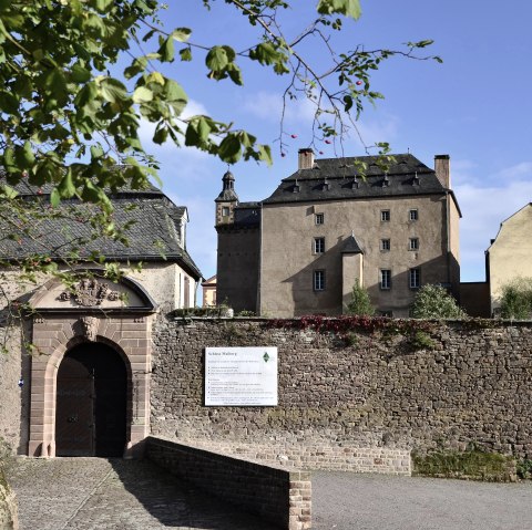 Eingang mit Burgtor, &copy; Tourist-Information Bitburger Land