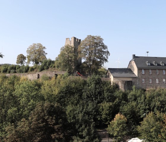 Blick auf die Dasburg, &copy; Tourist-Information Islek