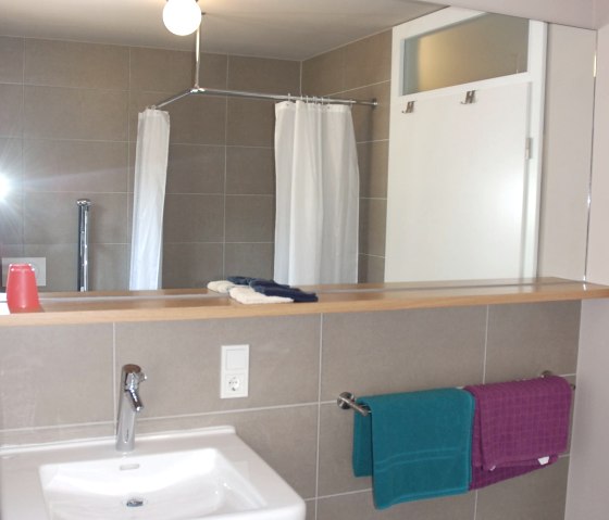 Barrierefrei: Bad in der Wohnung am M&uuml;hlgraben, &copy; Ferienhaus Irreler M&uuml;hle