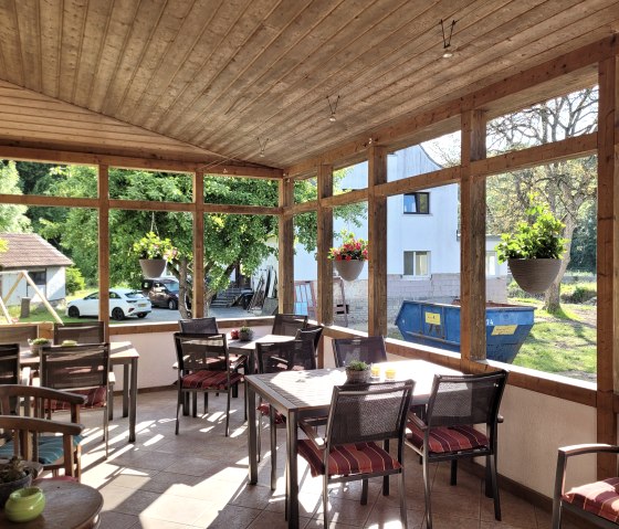 &Uuml;berdachte Terrasse der Irreler M&uuml;hle, &copy; Irreler M&uuml;hle Ferienwohnungen & -h&auml;user