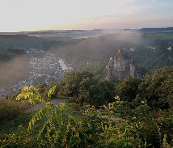 Blick in das Tal von Vianden auf der Nat'Our Route 5, &copy; Naturpark S&uuml;deifel, V. Teuschler