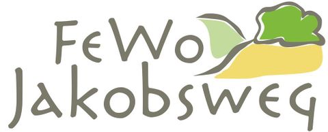 Een logo van "FeWo Jakobsweg" met gestileerde elementen. Het straalt een uitnodigende en natuurgetrouwe indruk uit.