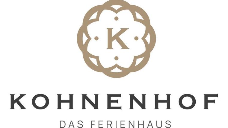 Un logo élégant pour la maison de vacances Kohnenhof. Il présente l'inscription "Kohnenhof" dans un design stylé.