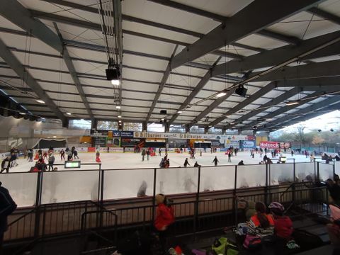 Ein buntes Event mit dem Titel "RPR1.tanzt" findet am 26.10.2025 in der Eissporthalle Bitburg statt. Es gibt Musik von DJ Nemron und Aktivitäten für die ganze Familie.