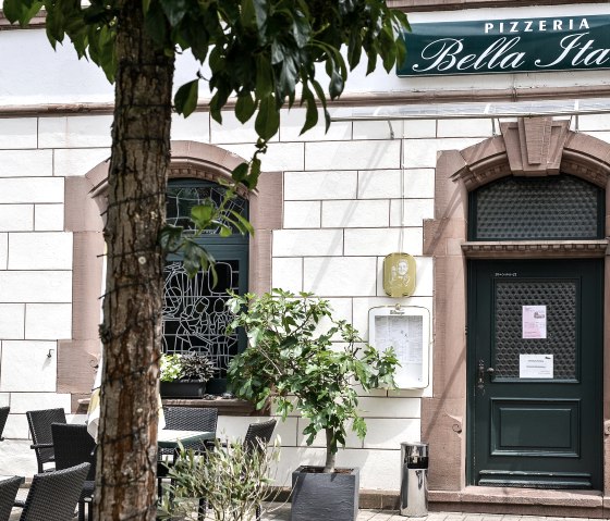 Pizzeria Bella Italia - Eingang, &copy; Tourist-Information Bitburger Land