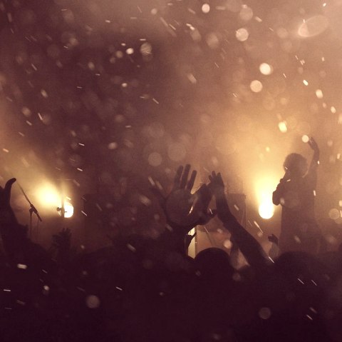 Menschen auf einem Konzert, © Pixabay