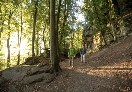 auf-dem-felsenweg-nahe-der-teufelsschlucht-unterwegs_dominik-ketz, © Dominik Ketz